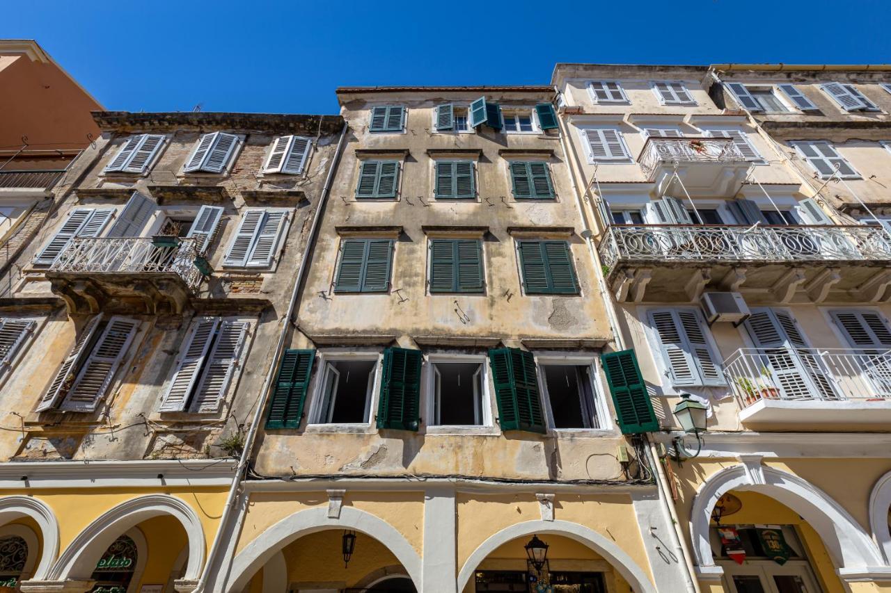 Accordi A Finestra Corfu (city)